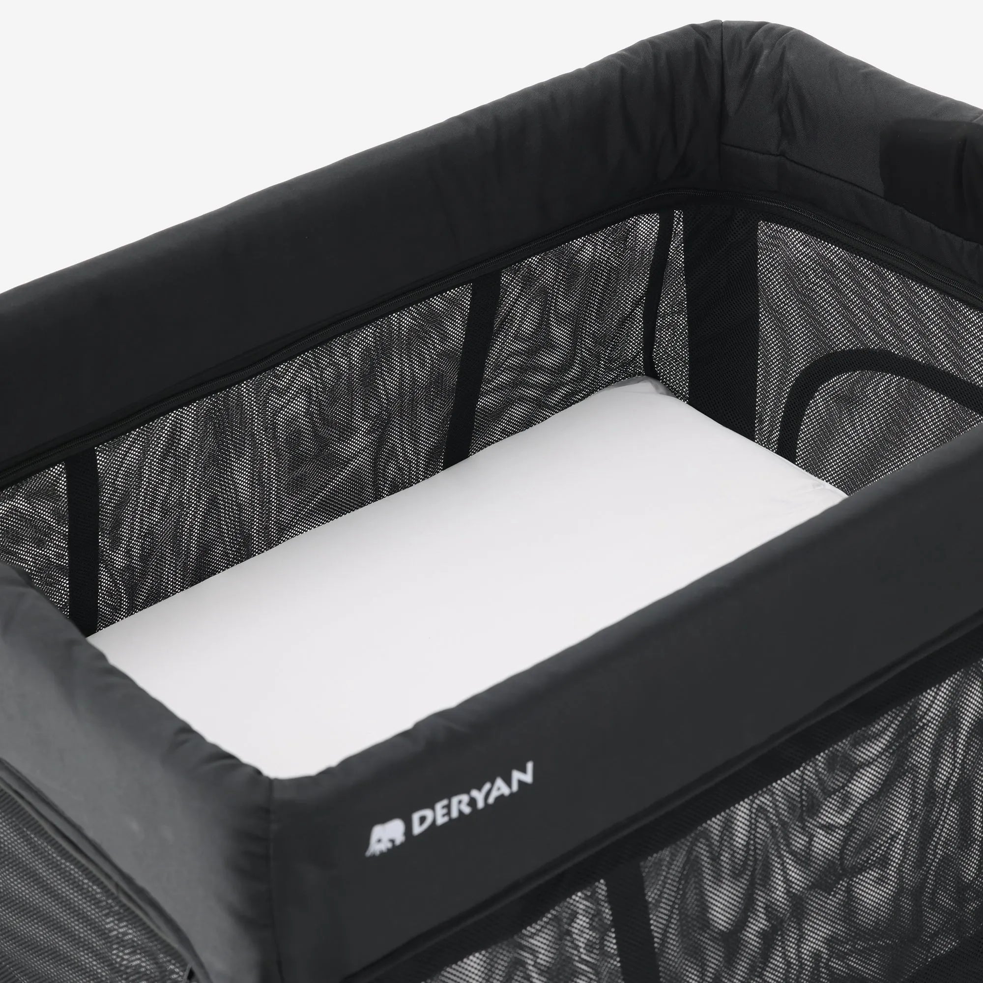 2-in-1 Camping Bed and Playpen - Includes bottom booster - Wood look