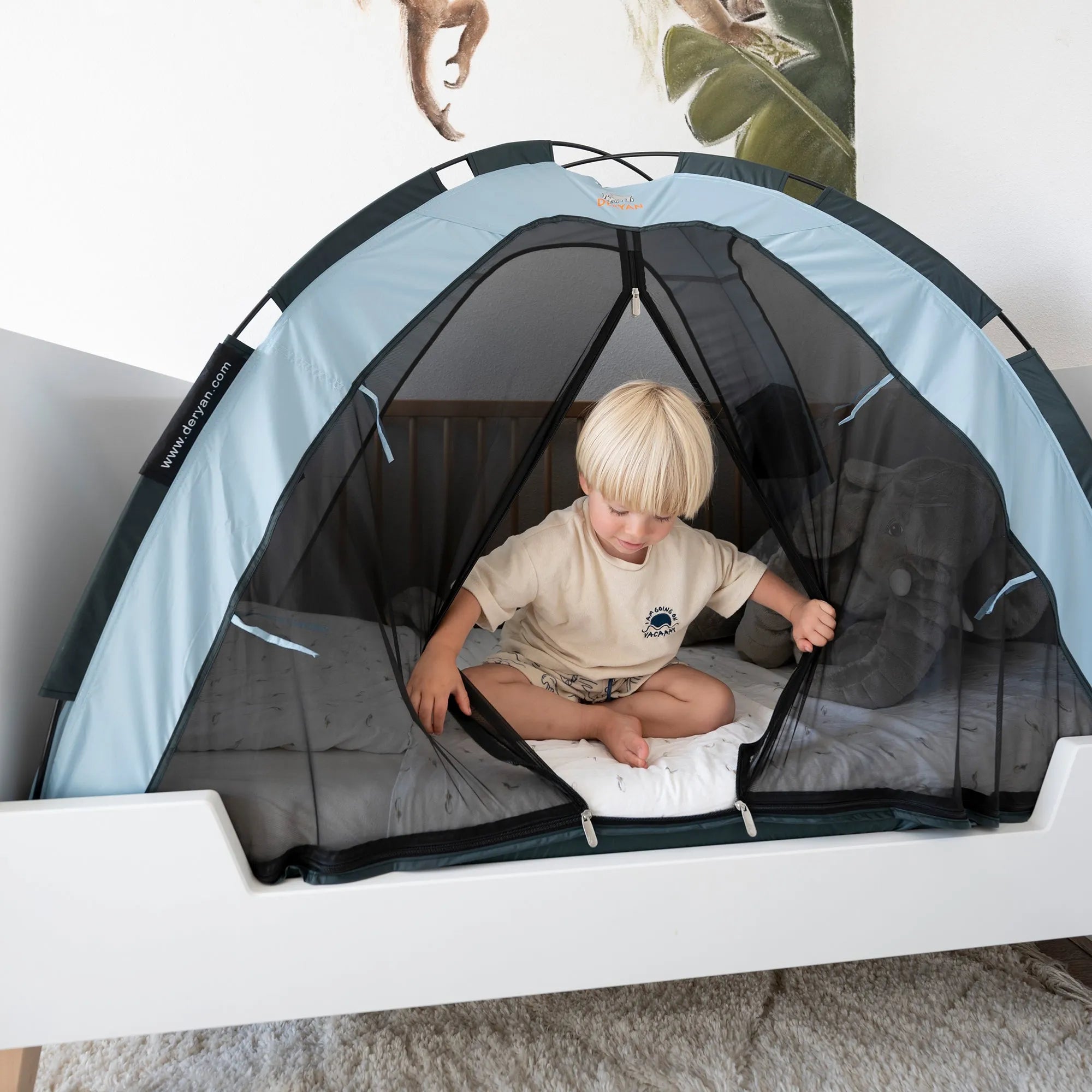 DERYAN Bed Tent protects against mosquitoes insects while sleeping