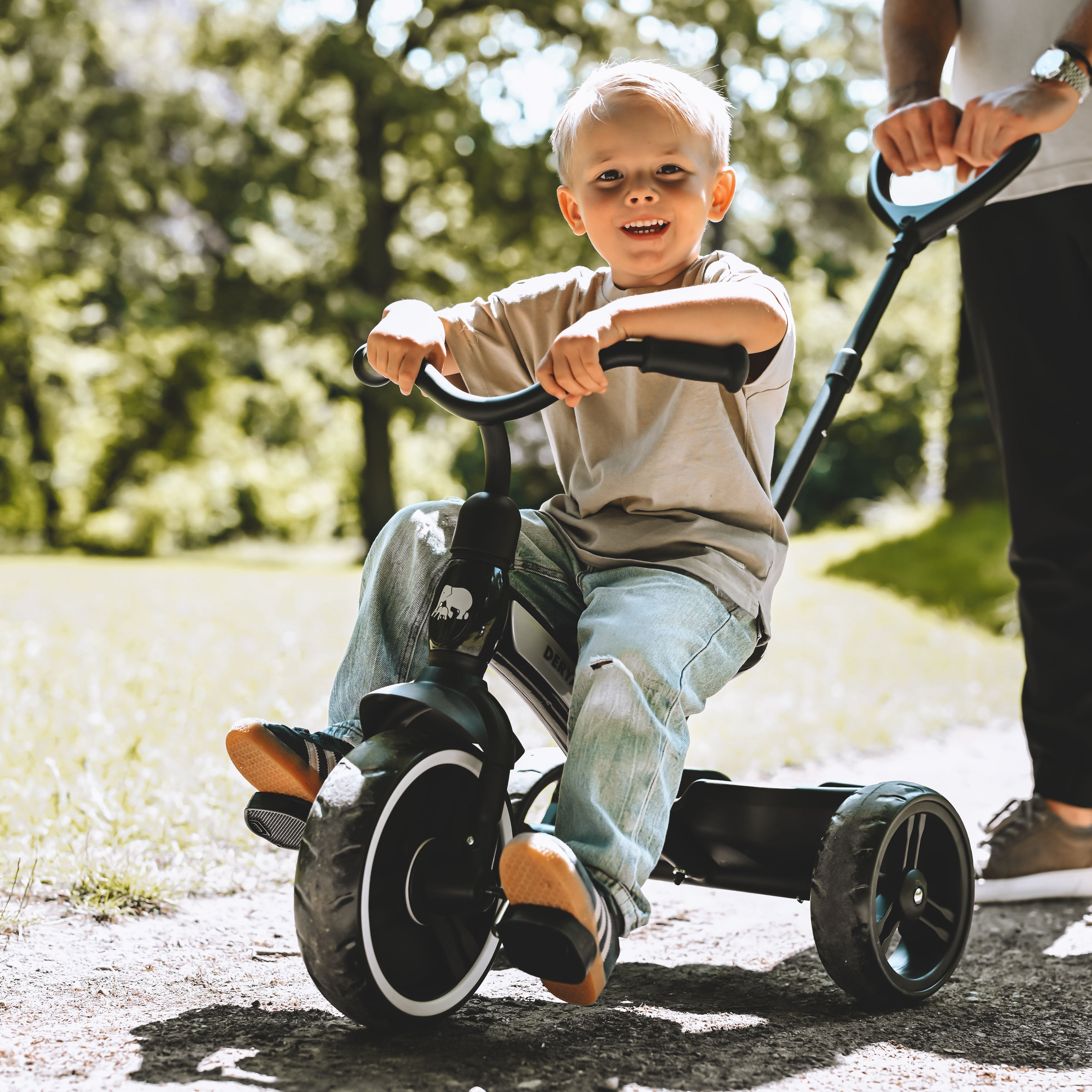 Tricycle with push rod