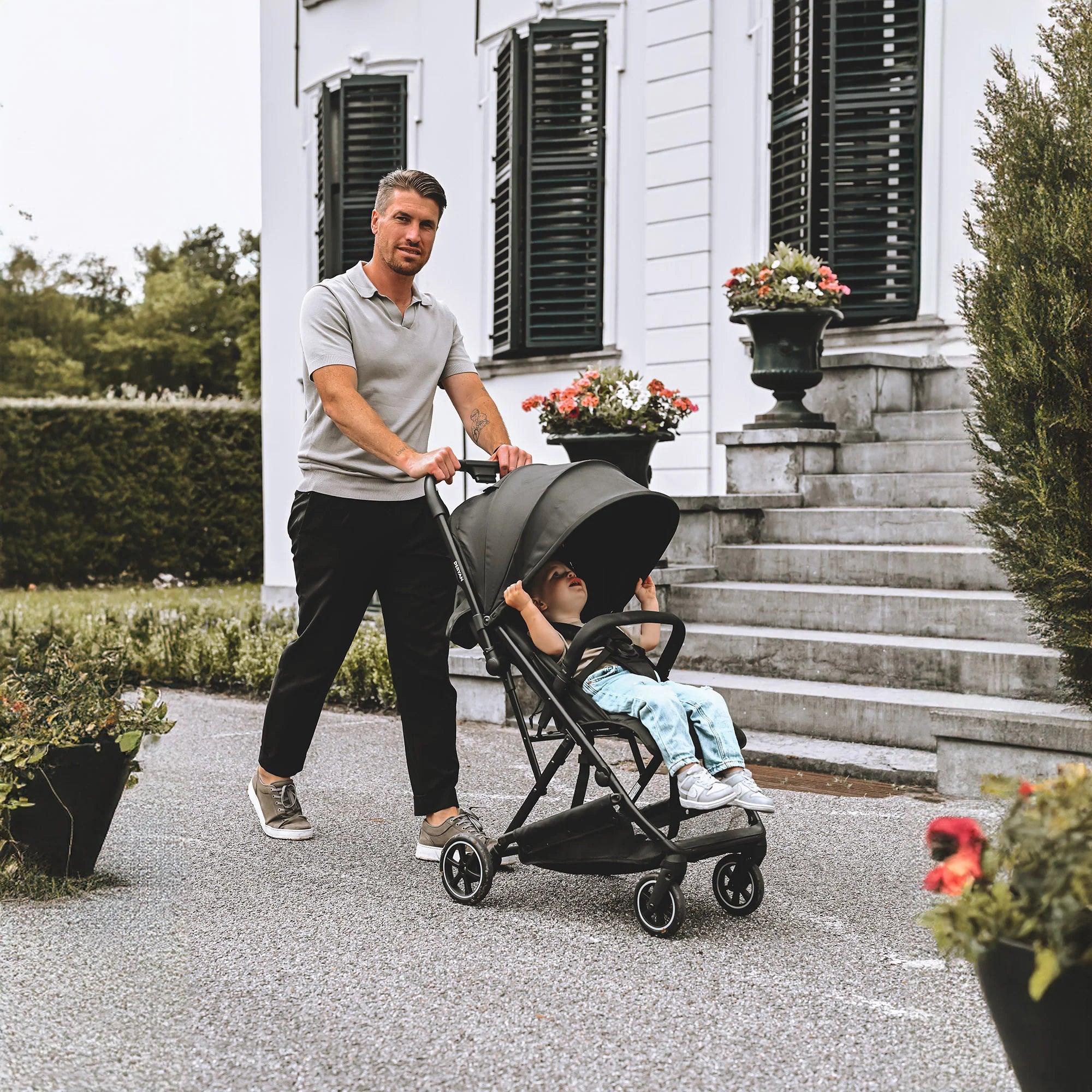 Luxe Easy Lightweight Buggy - Black